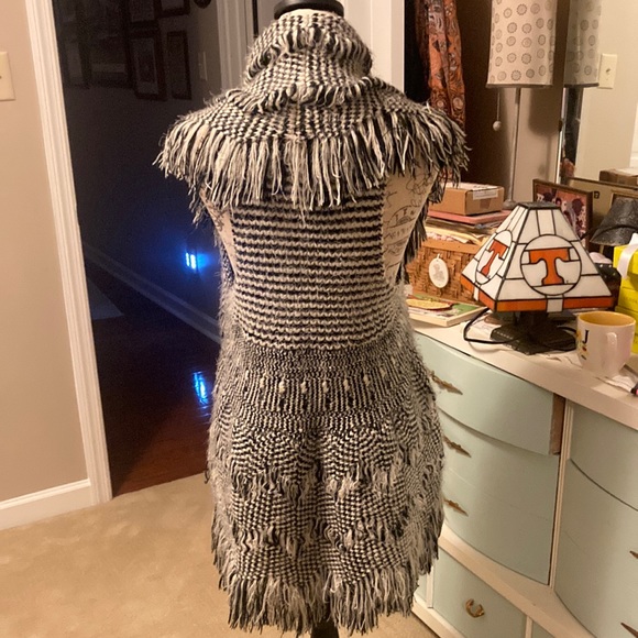 Boutique Sweater Vest Size S/M - Picture 4 of 8